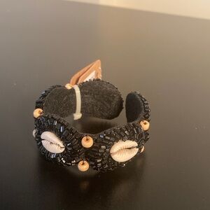 Black and Gold Beaded Shell Bracelet